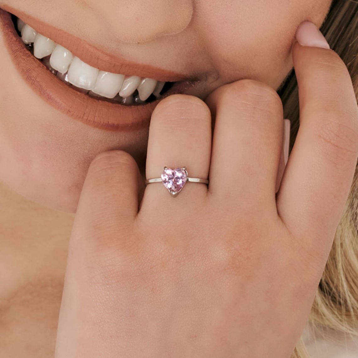 LUCA BARRA ANELLO DONNA IN ACCIAIO CON CRISTALLO ROSA A FORMA DI CUORE