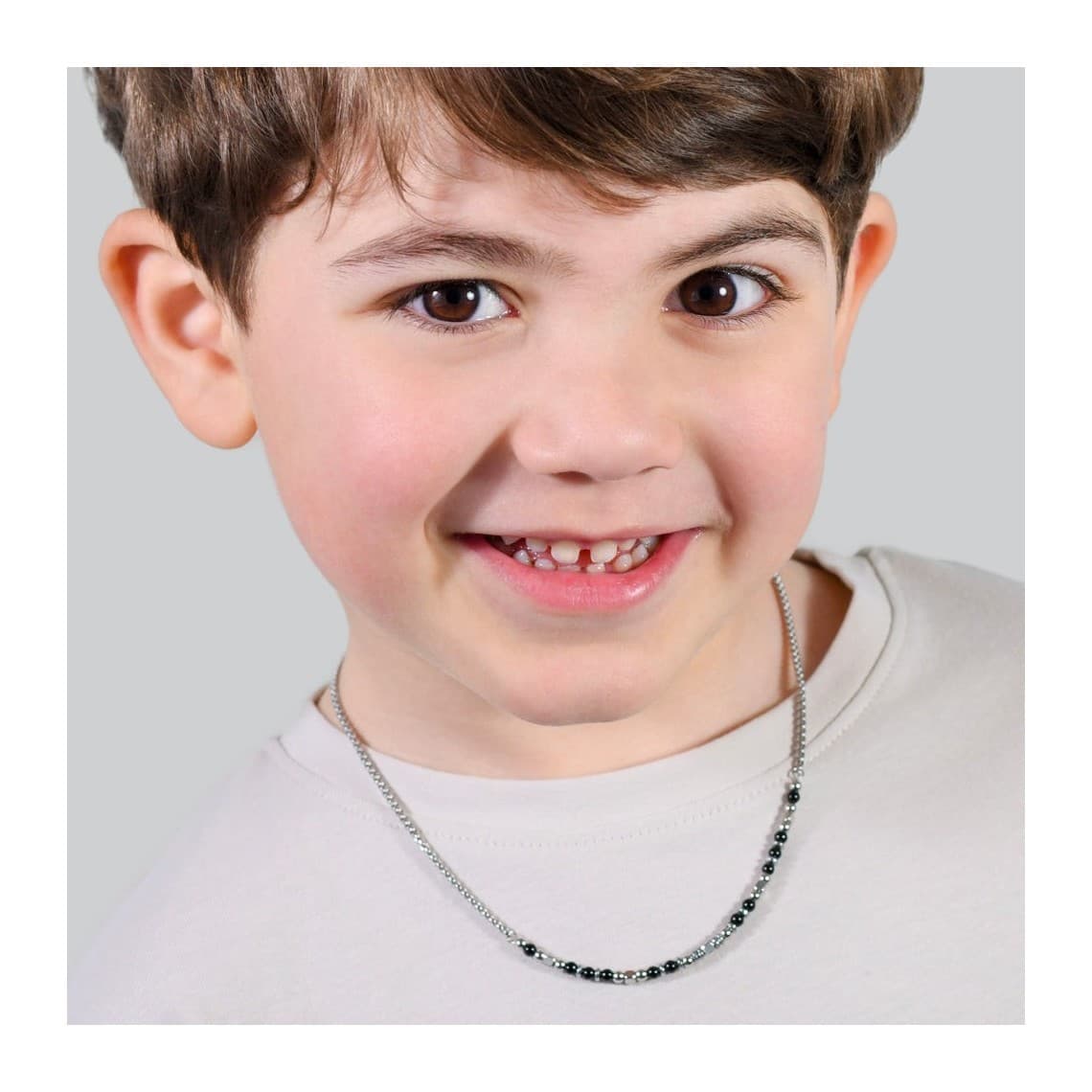 COLLANA BAMBINO IN ACCIAIO CON PIETRE NERE E GRIGIE