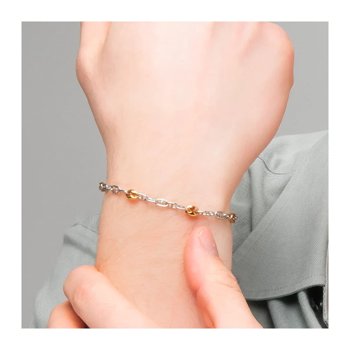 Bracciale uomo con elementi in acciaio IP gold BA1938